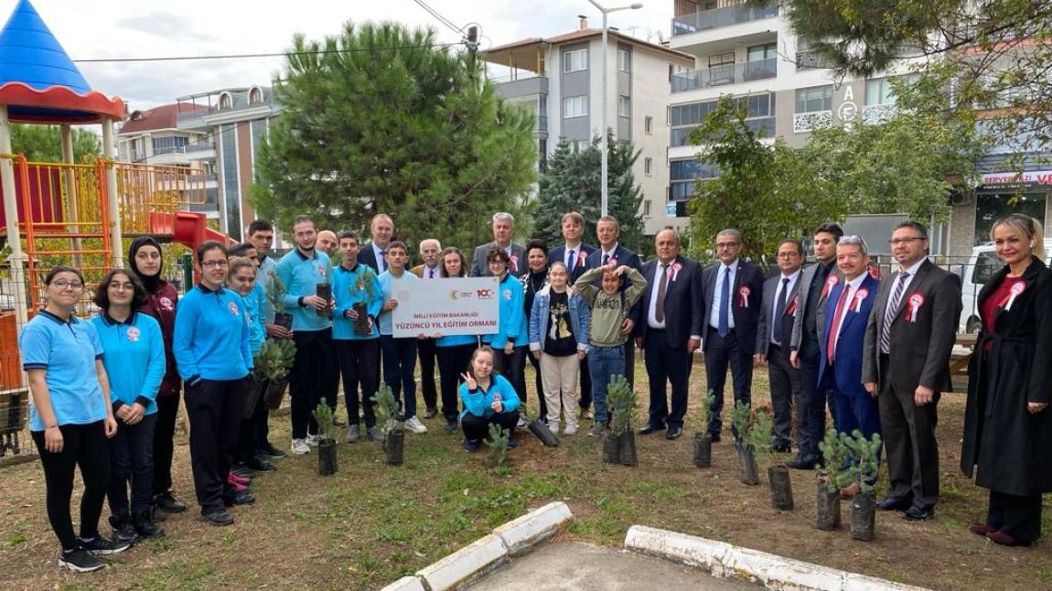 100.Yıl Eğitim Ormanı Ağaç Dikim Etkinliğimizi Gerçekleştirdik